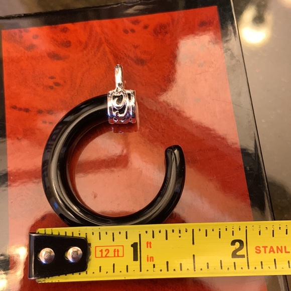 Black Onyx Horn Set In Ornate Sterling Silver Bail - Picture 7 of 9